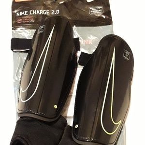 Nike Charge 2.0  Unisex shin guards Large